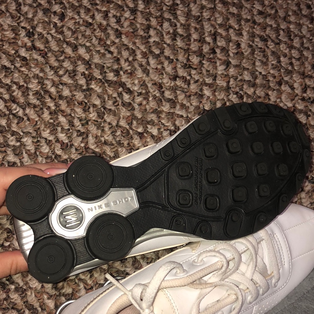 White nike shox
